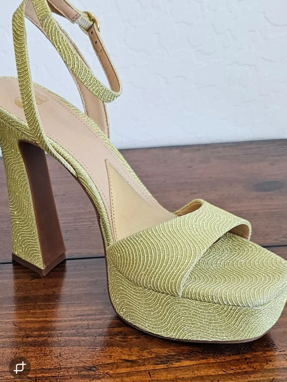 Gianni Bini Glitter Metallic Lime Green Platform Heels/Sandals Women's Size 7.5